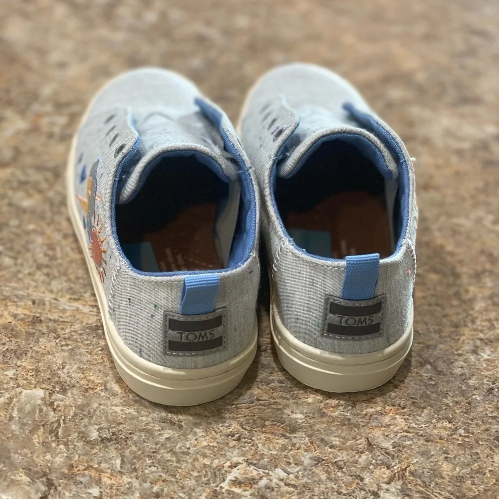 Toms Shoes